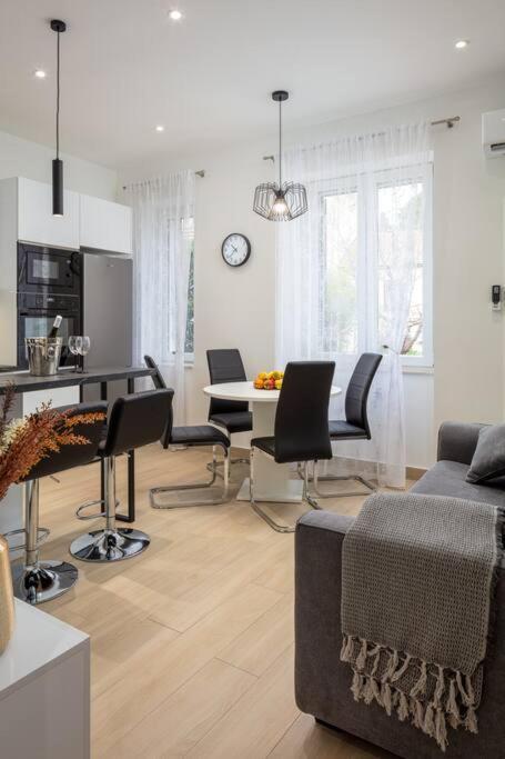 Apartman Drago 4* - 2 Minutes From The Town Centre Split Exterior foto